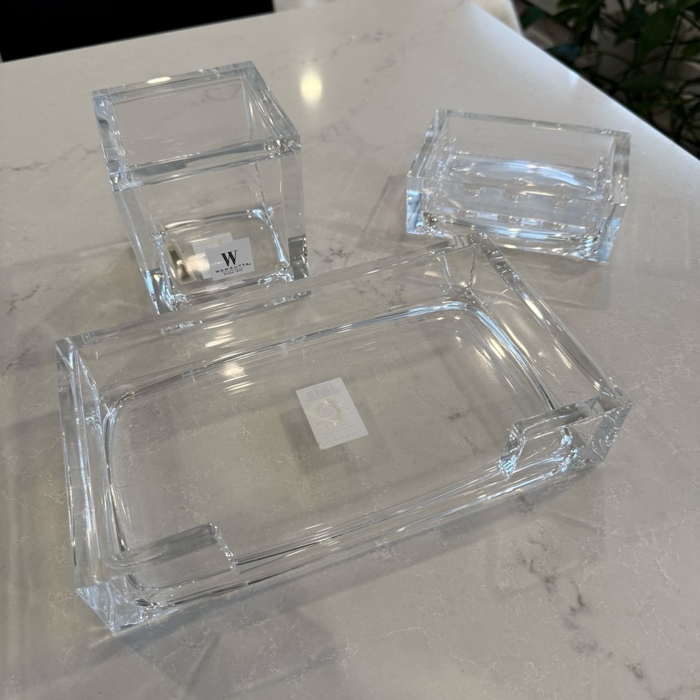 🎁 SOLD 🎁 RARE NWT BNWT Wamsutta Lucite Vanity Set Tray, Box w Lid, and Soap Dish